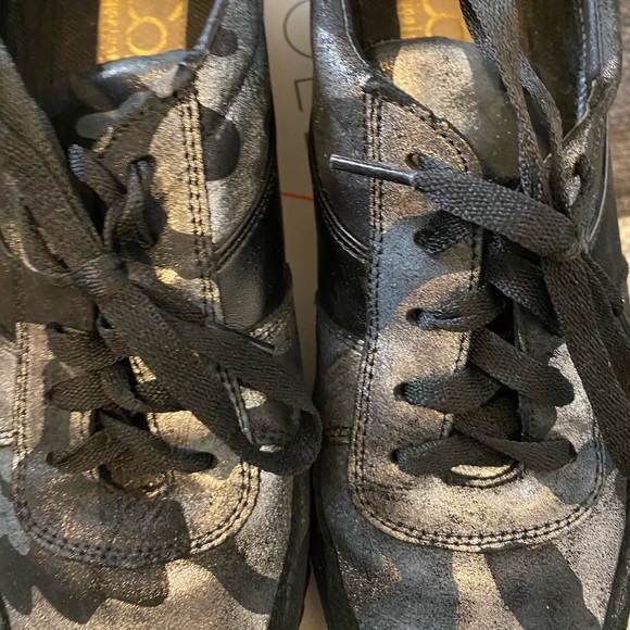 Camo print genuine leather sneakers - Picture 3 of 5